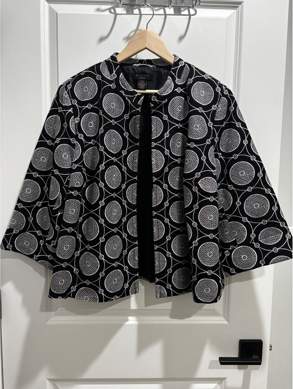 Silkland Woman open-front embroidered jacket in a size Woman 1X